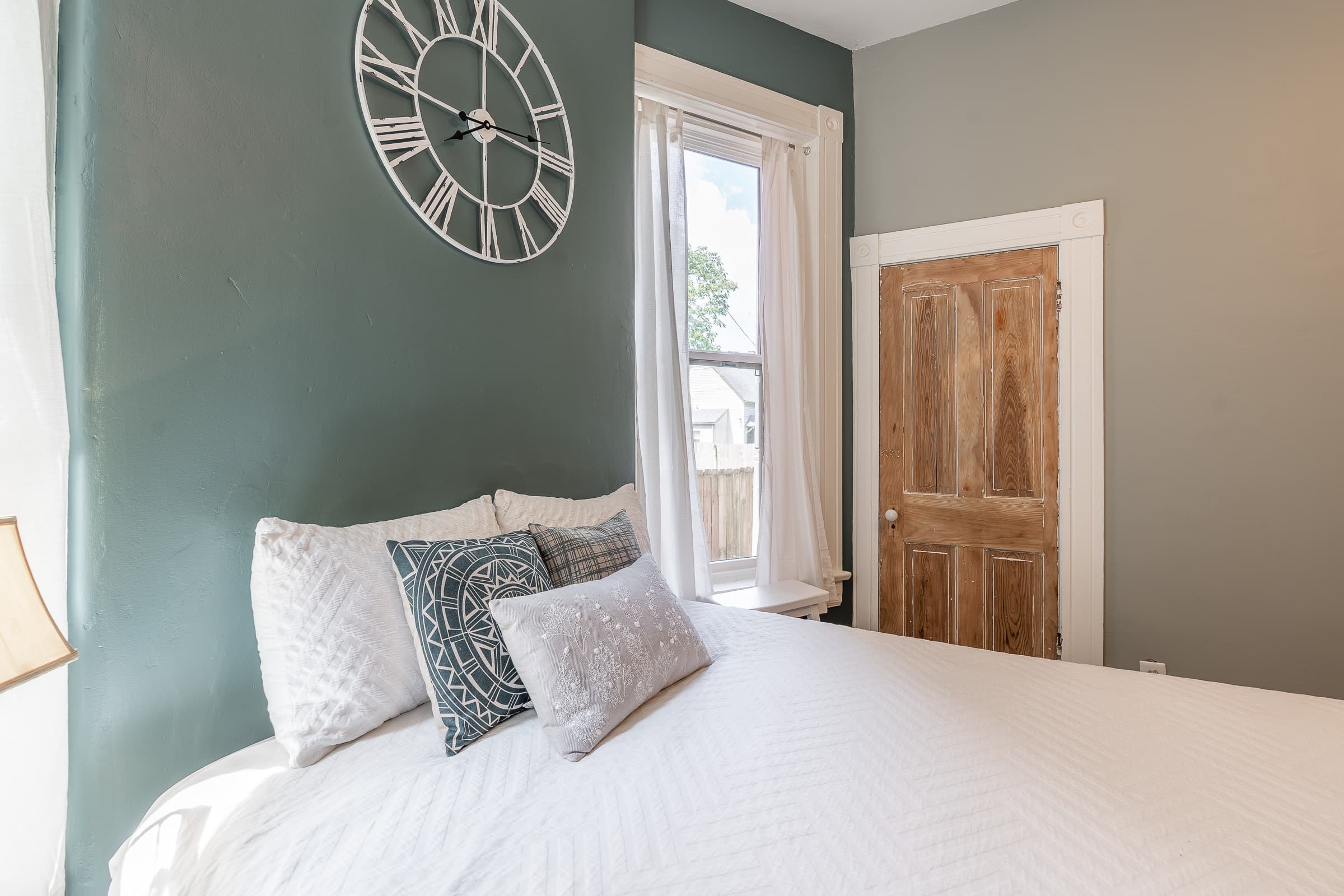 Spacious Old Louisville apartment room
